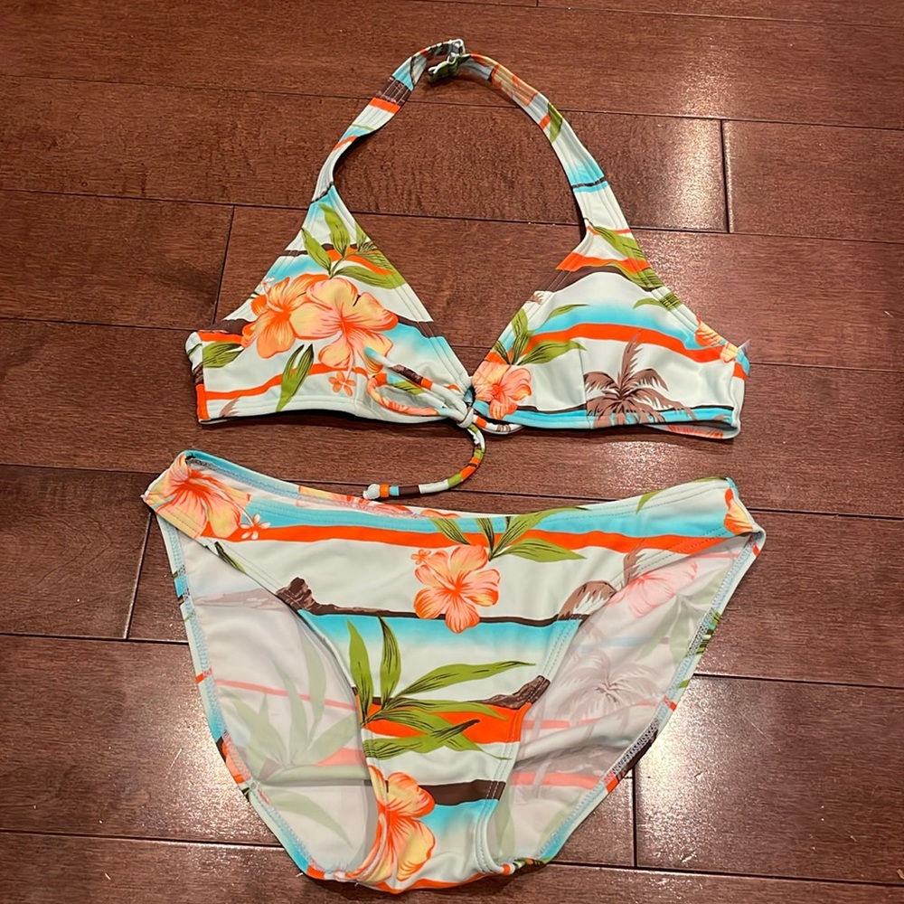 Halter top bikini